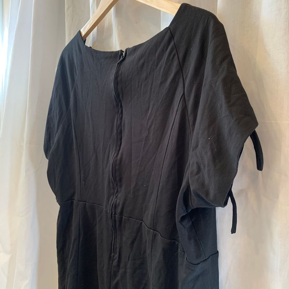 EUC Torrid Black Grommet and‎ Lacing Shoulder Zip Back Mini Dress Size 26 - Picture 5 of 11